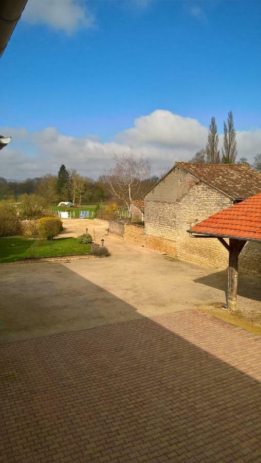 La Ferme Du Grand Faubourg Bed & Breakfast Pont-de-Vaux Exterior photo